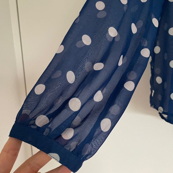 H&M polka dot blue blouse, size fits to US 2-6 - Picture 5 of 6